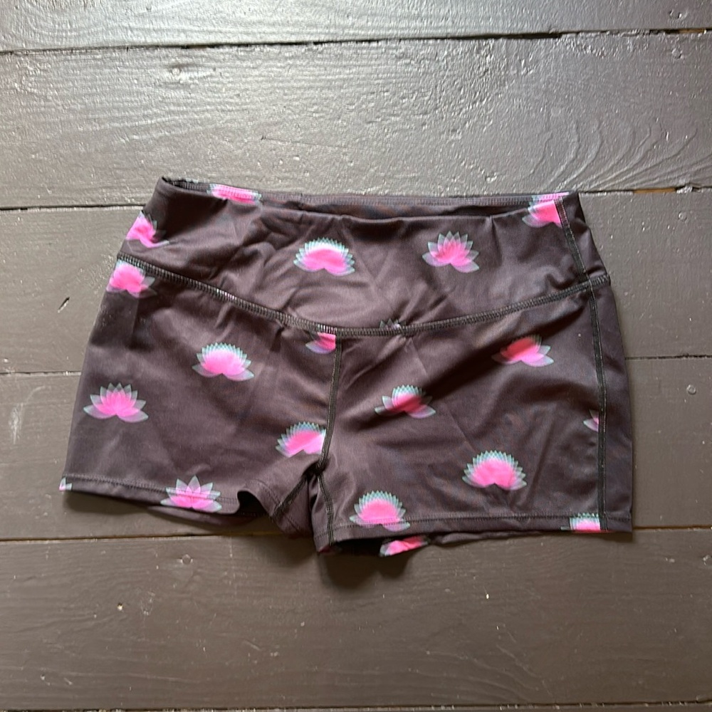 Free people lotus short shorts size small shorts 2” inseam